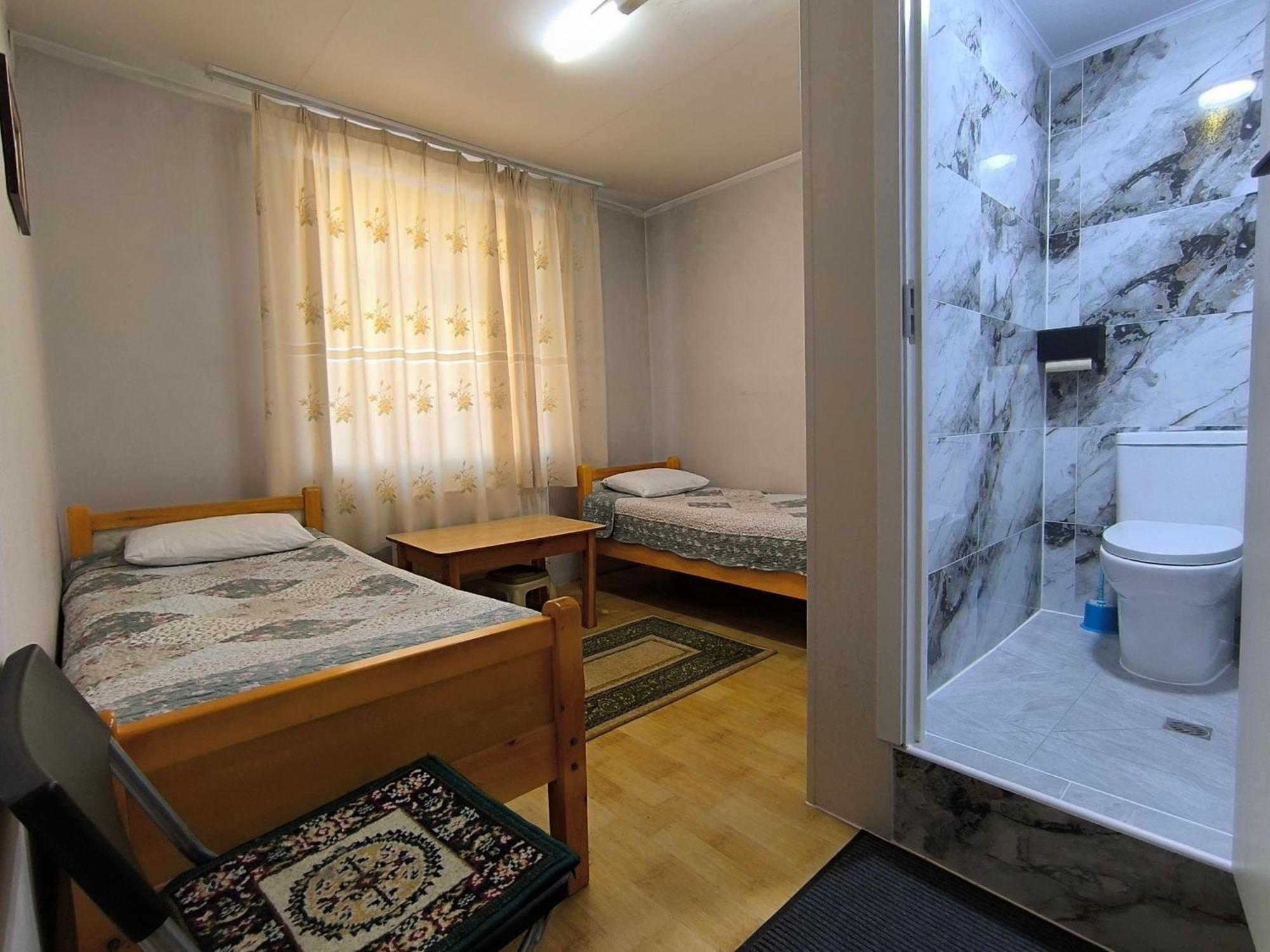 Town Yard Hostel Ulan Bator Exteriör bild